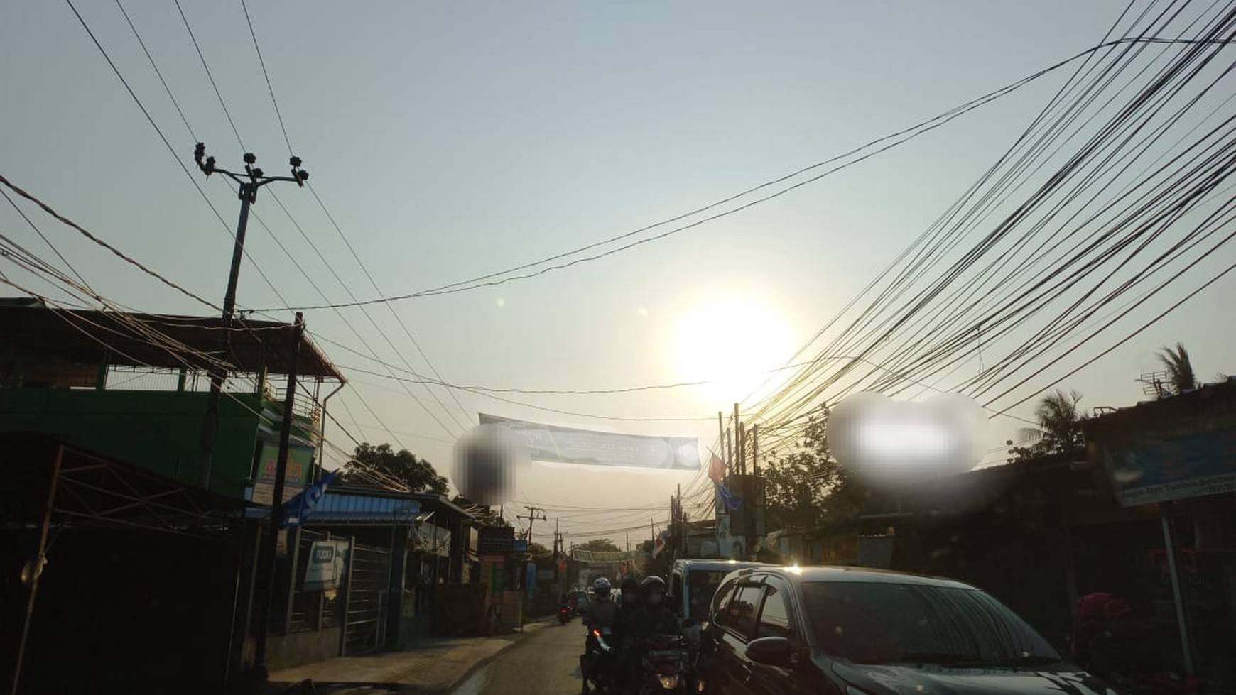 DIJUAL AREA KOMERSIL STRATEGIS DENGAN BISNIS SPBU AKTIF & MINIMARKET DI BEKASI, HARGA TERBAIK / Commercial Land with Modern Gas Station FOR SALE  #DDLL