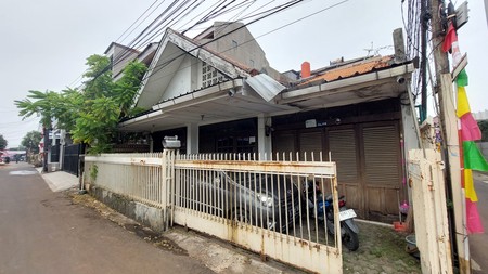 Rumah Hook Hitung Tanah di Tebet Lokasi Strategis