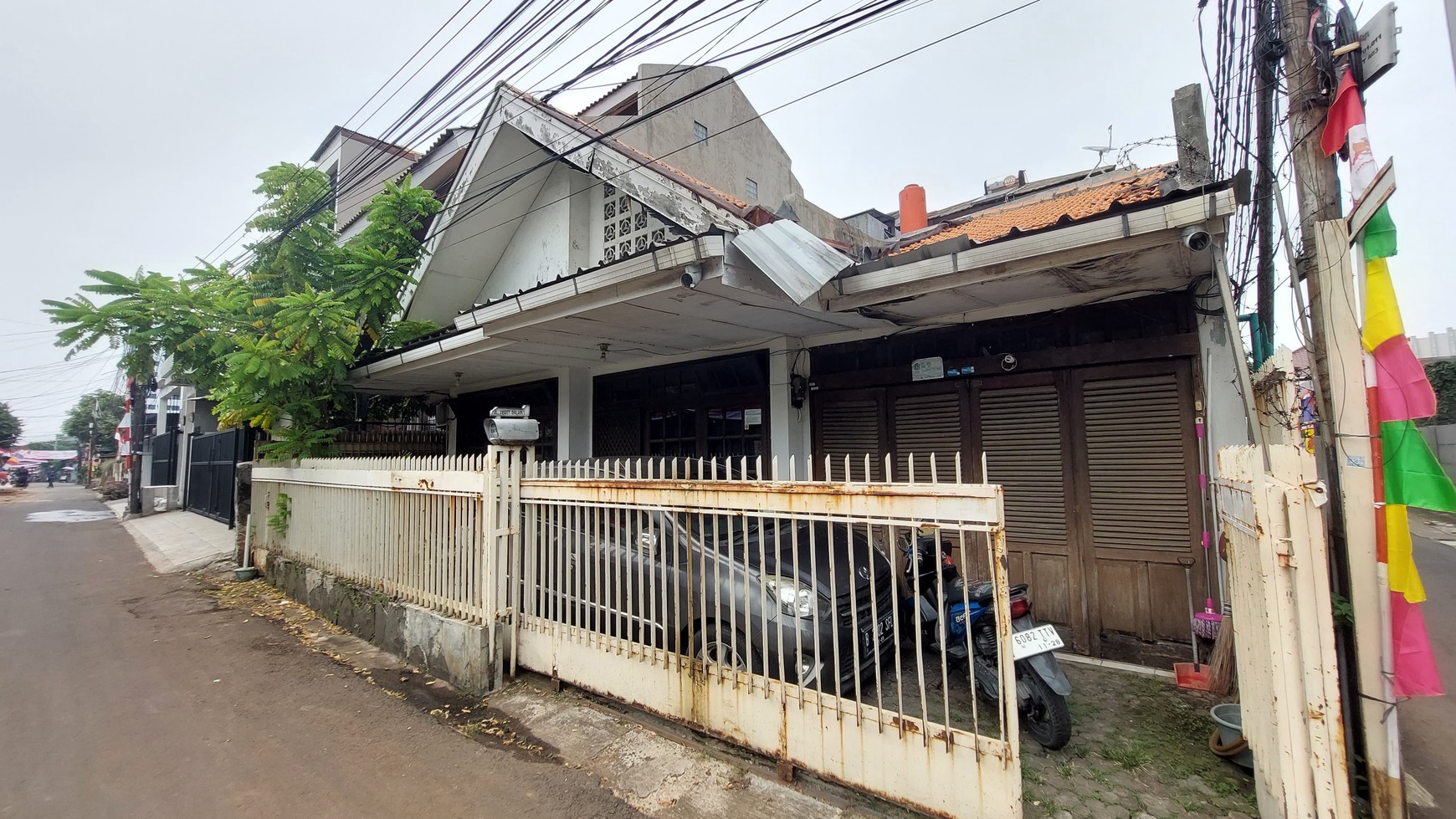 Rumah Hook Hitung Tanah di Tebet Lokasi Strategis