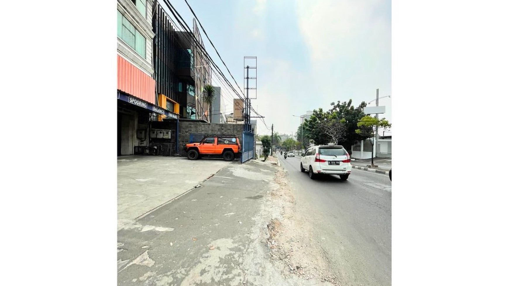 Ruang Usaha Luas di Srengseng, Jakarta Barat