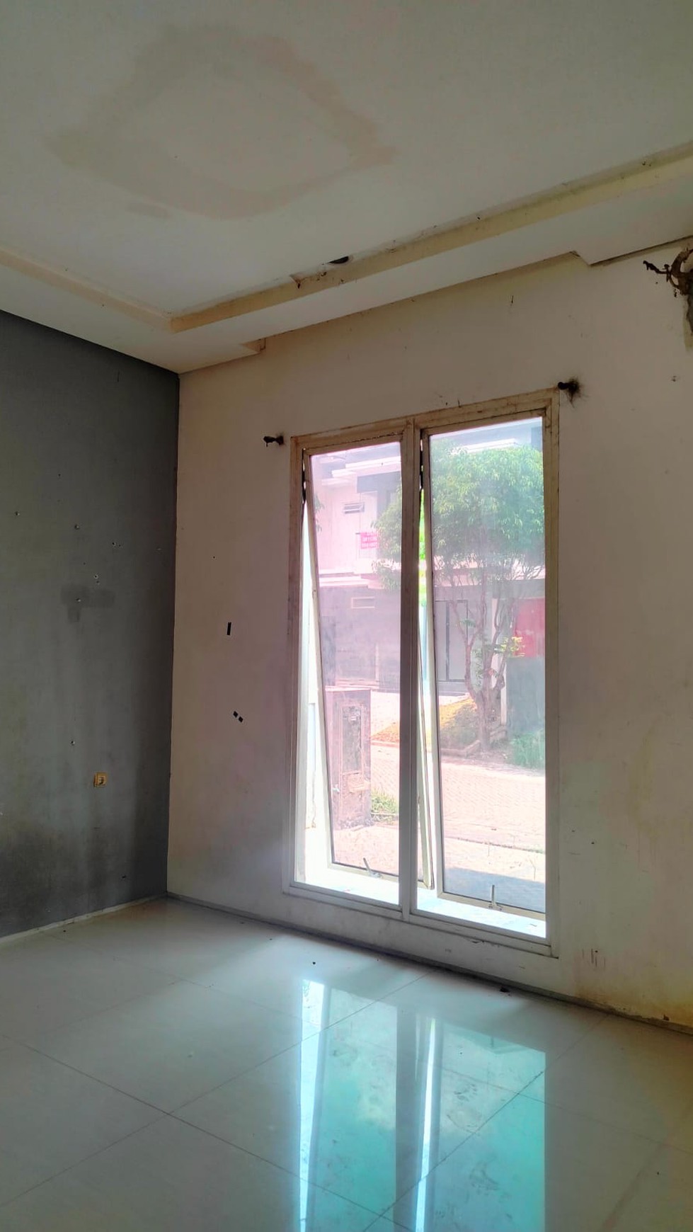 Rumah Kontrakan 2 Lantai Unfurnished Woodland Citraland Surabaya