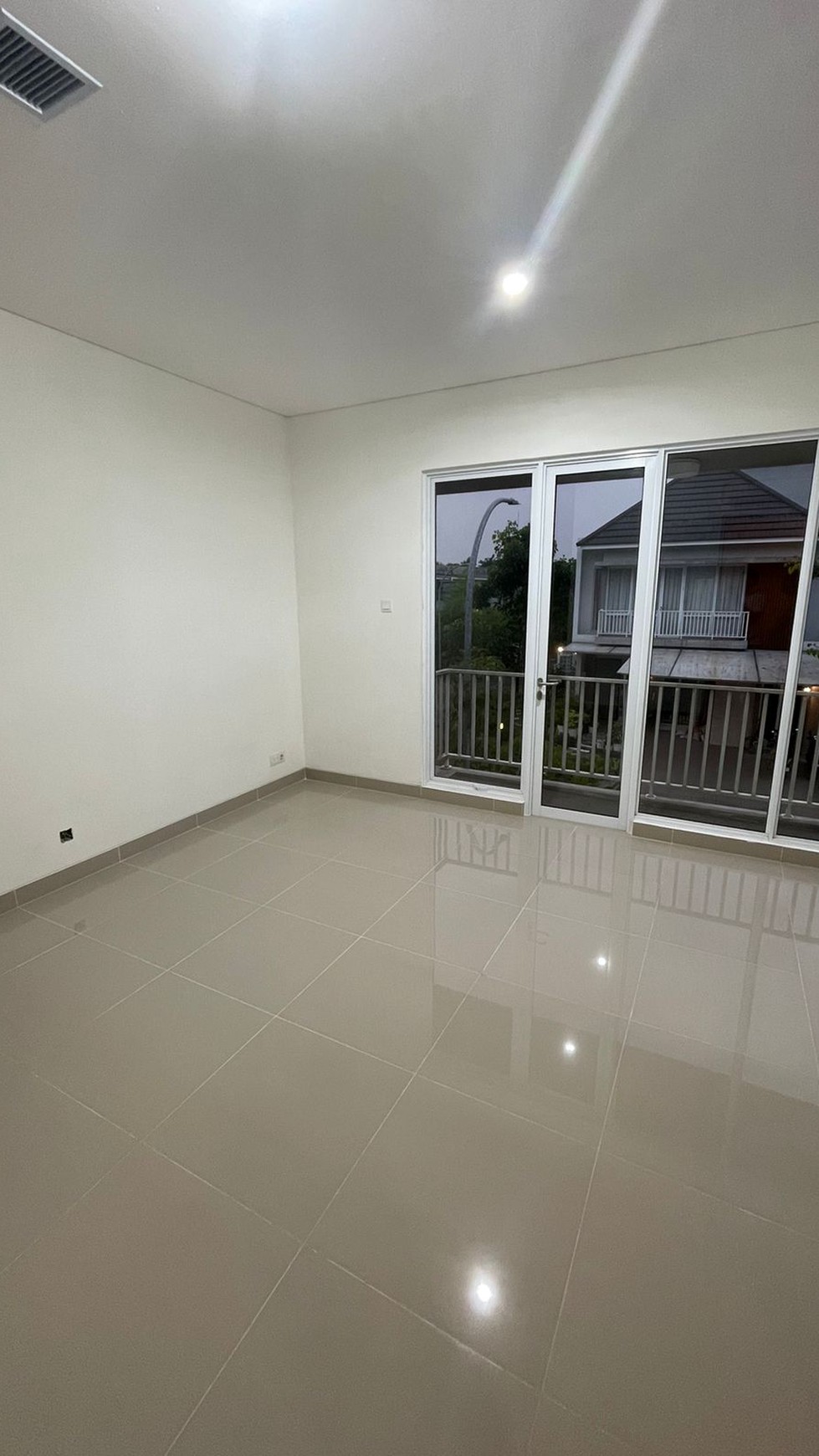 Disewakan Rumah Cluster Nara, Gading Serpong