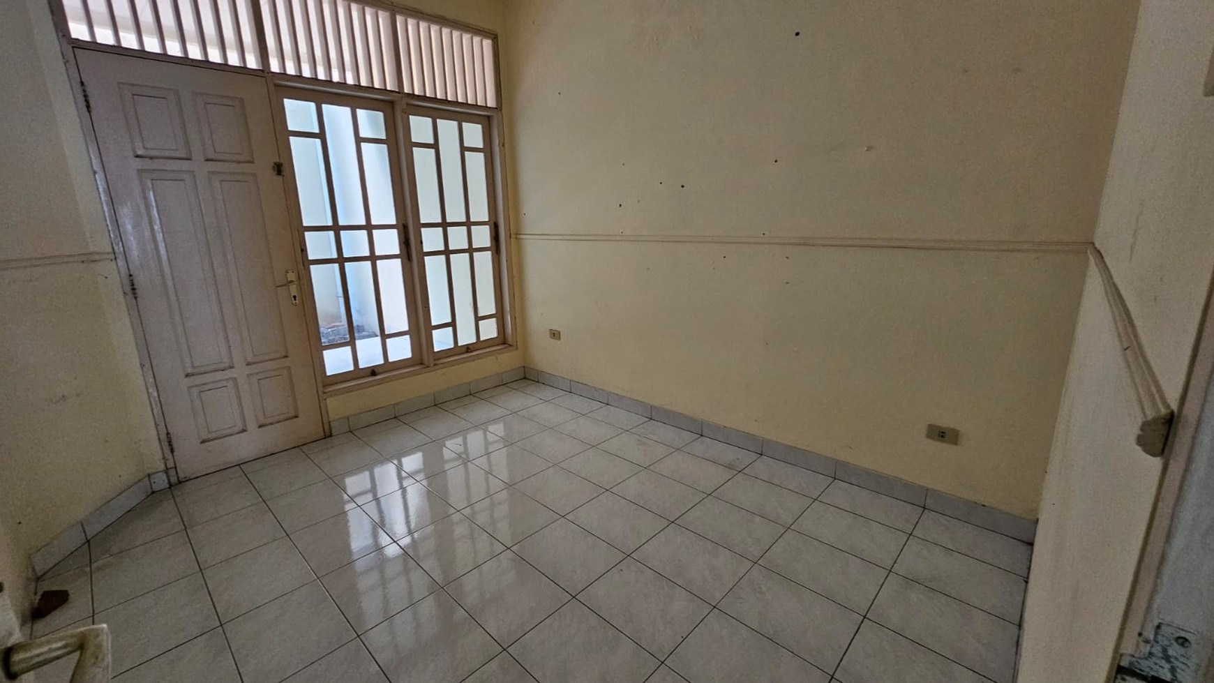 Rumah 2 Lantai disewakan Jalan Tebet Jakarta Selatan