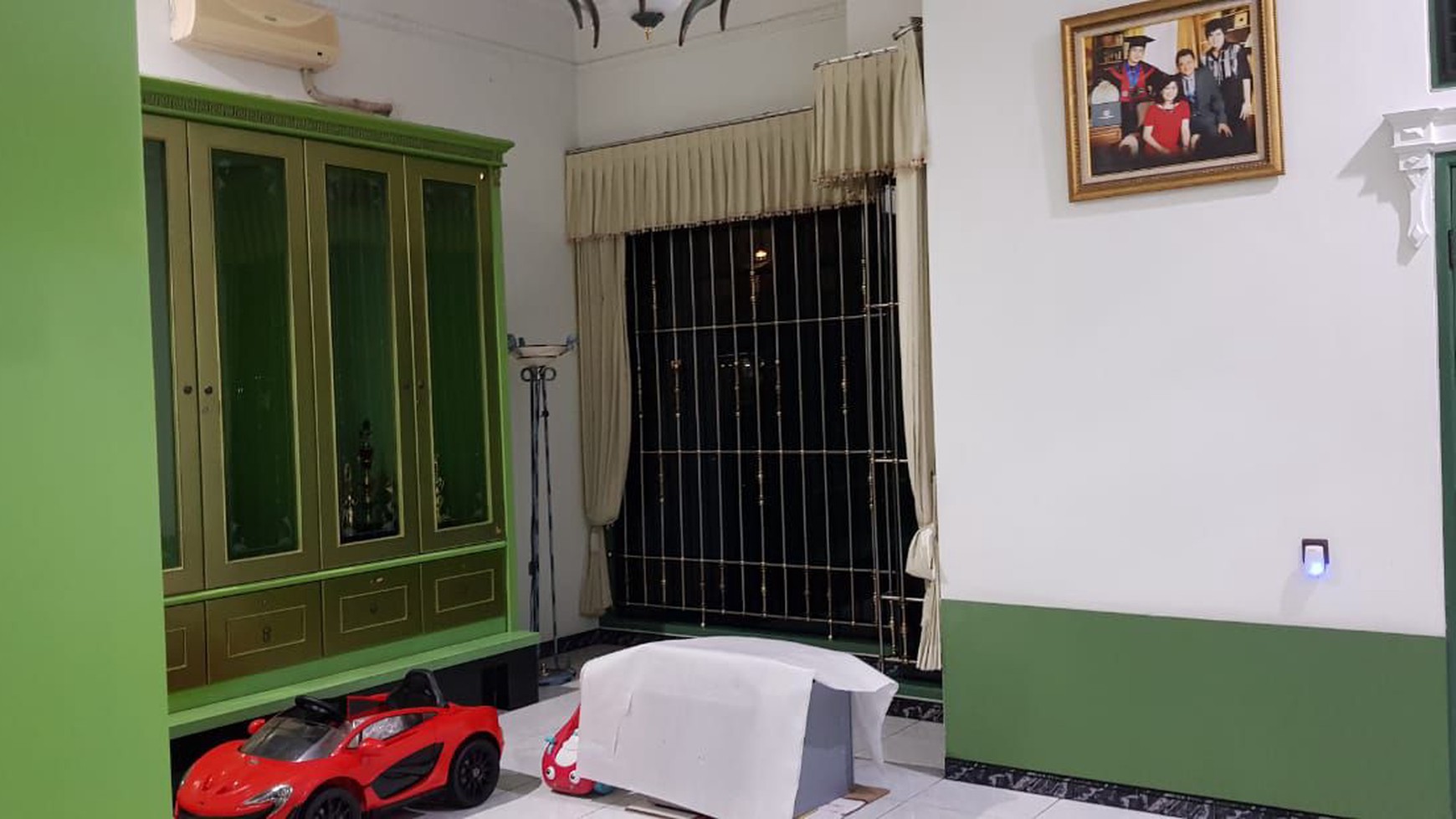 Dijual: Rumah Strategis 2 Lantai Nyaman di Pondok Jati, Sidoarjo - Lokasi Prime!