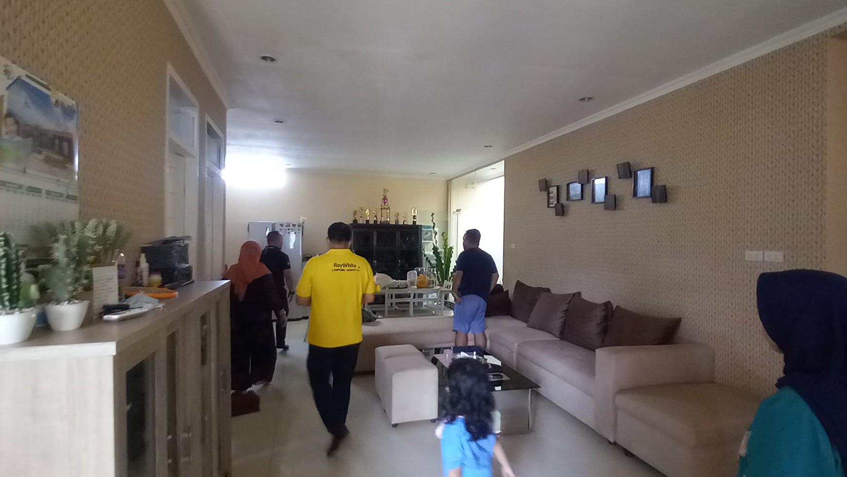 Dijual Tanah dan bangunan rumah 2 Lantai Way Halim