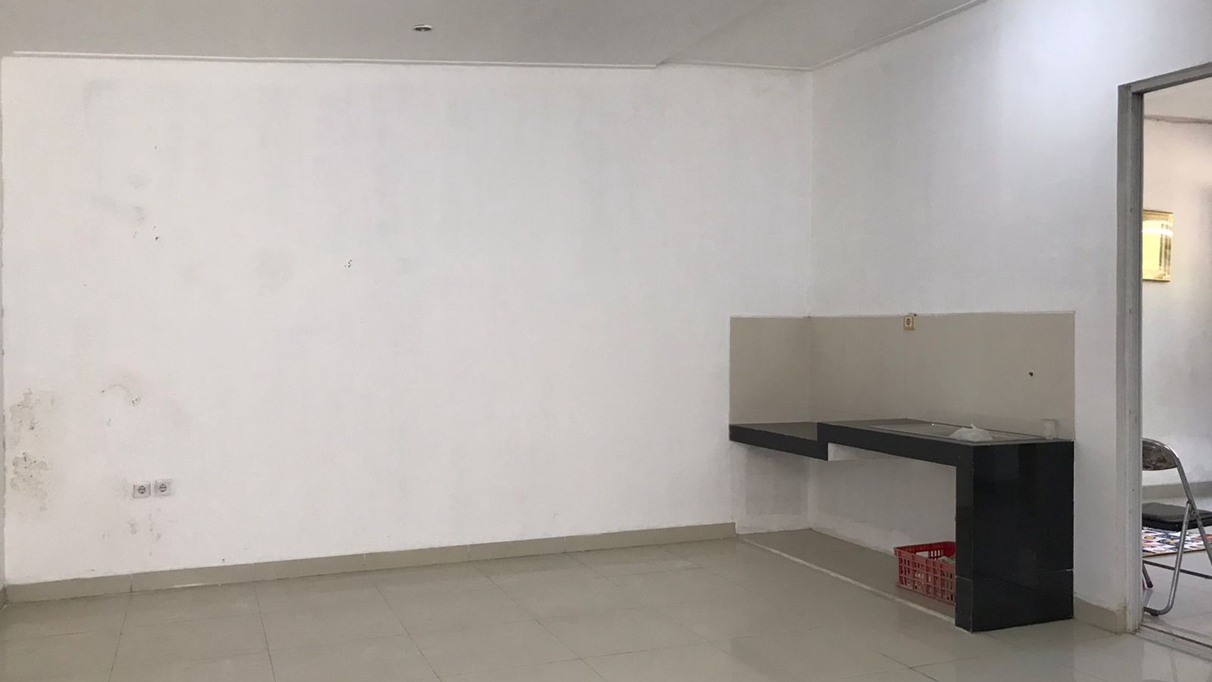 RUMAH 2 LANTAI SIAP HUNI DEPAN TAMAN DI CIBUBUR COUNTRY