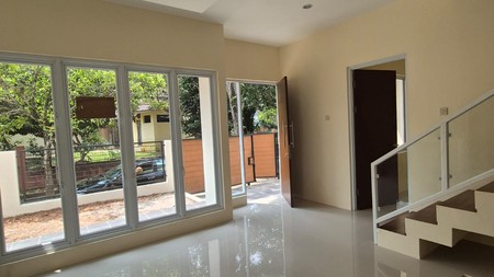 Rumah Hook Baru 2 Lantai Siap Huni dengan Hunian Nyaman @Bintaro