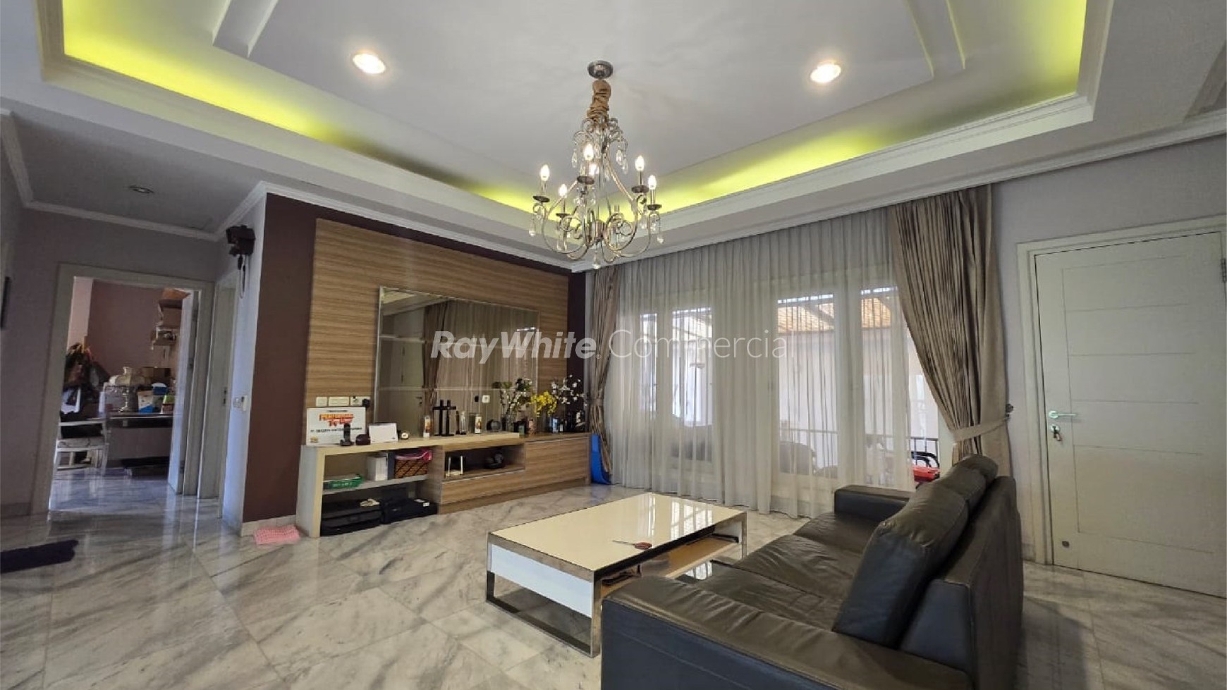 Rumah Eksklusif  luas 800 m2 Semifurnished siap huni 2 lantai di Tanjung palapa, Tanjung duren - Jakarta barat