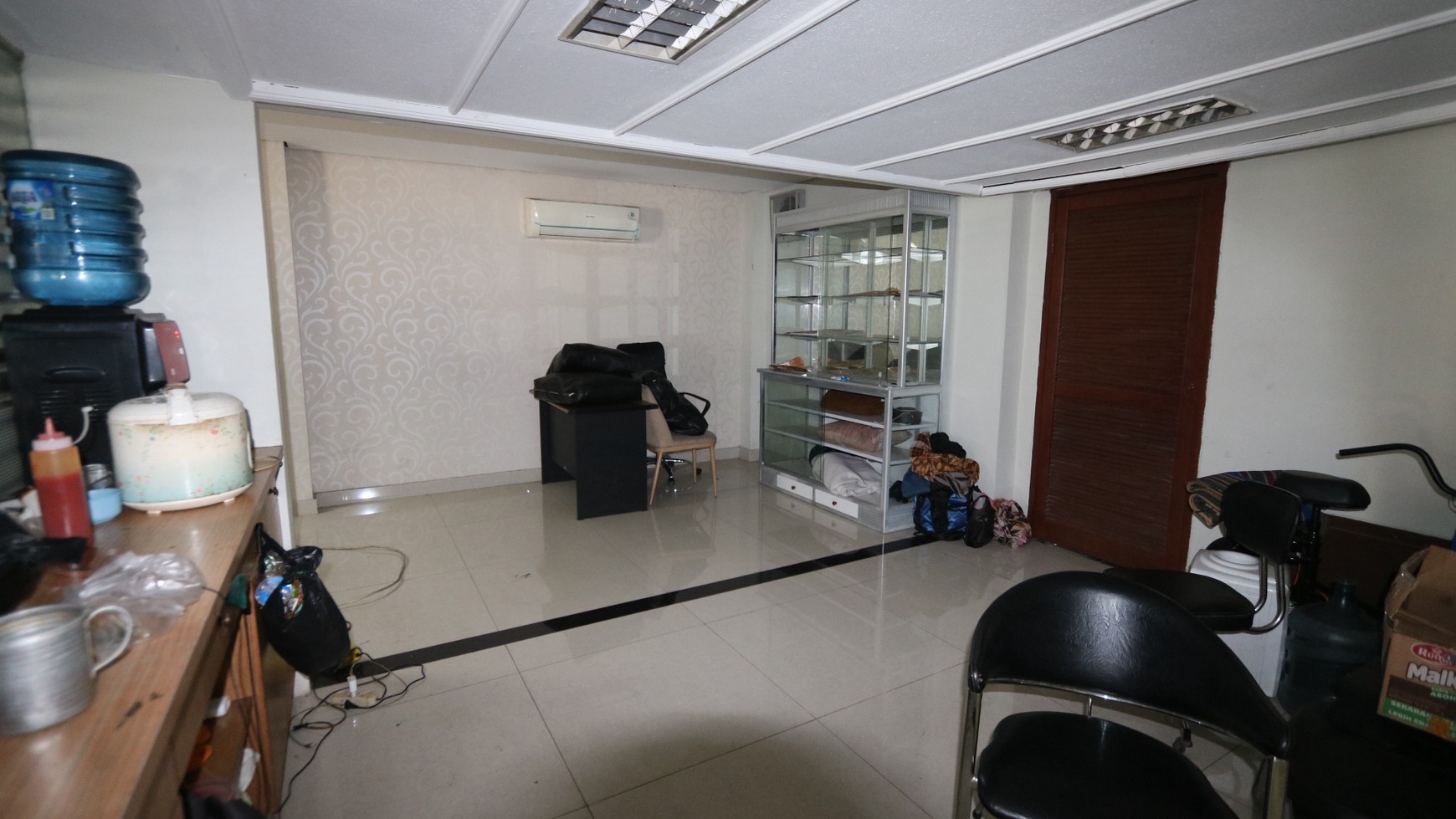 DIJUAL GEDUNG KANTOR EX-SHOWROOM DI LOKASI STRATEGIS  JATINEGARA, JAKARTA TIMUR