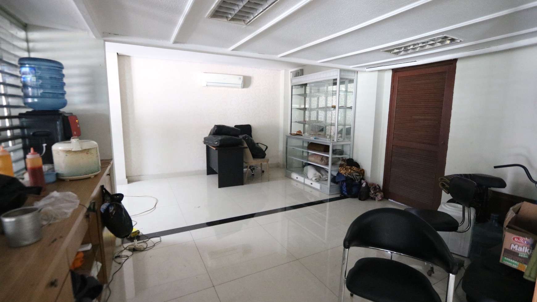 DIJUAL GEDUNG KANTOR EX-SHOWROOM DI LOKASI STRATEGIS  JATINEGARA, JAKARTA TIMUR