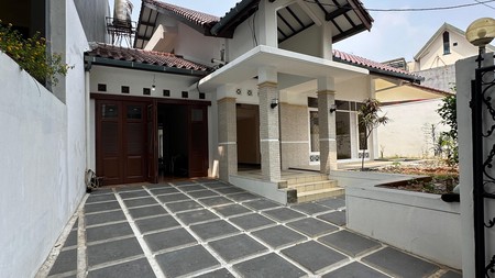 Dijual Rumah Terawat Siap Huni di Kawasan Pakubuwono