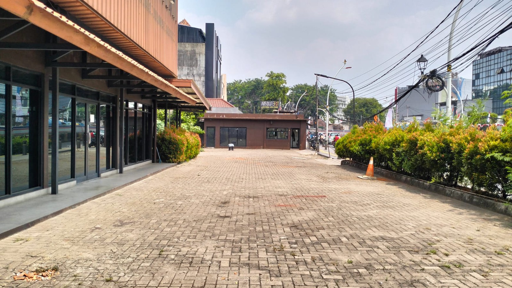 Bangunan Bekas Restoran diMenteng, Jakarta Pusat