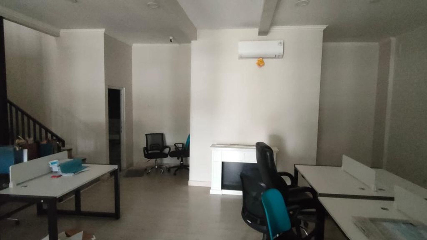 For Sale Ruko Gandeng 3 Lantai Fully Furnished di Tangerang Selatan