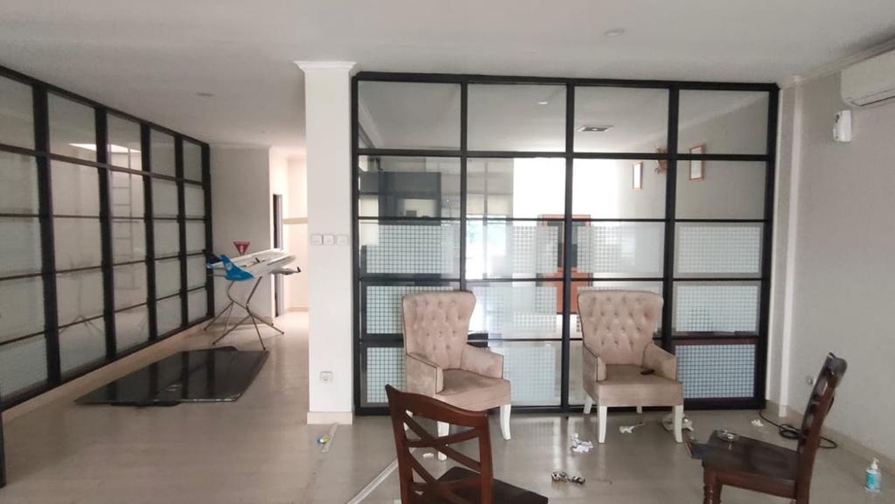 For Sale Ruko Gandeng 3 Lantai Fully Furnished di Tangerang Selatan