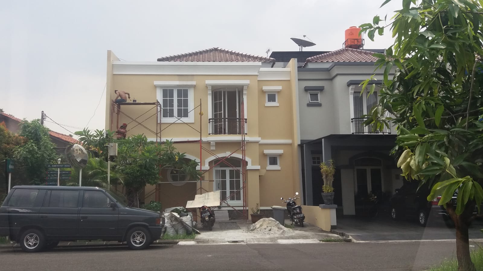 RUMAH DIJUAL JALAN PERMATA MEDITERANIA (CLUSTER AMETHYST) JAKARTA BARAT