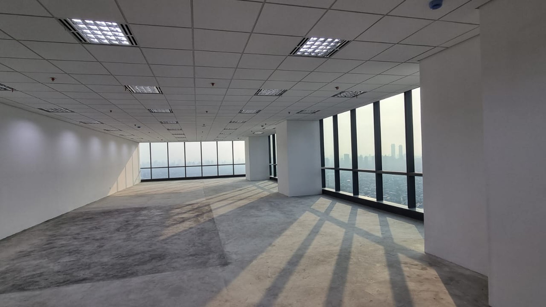 Office Holland Village, Cempaka Putih, Luas 240m2