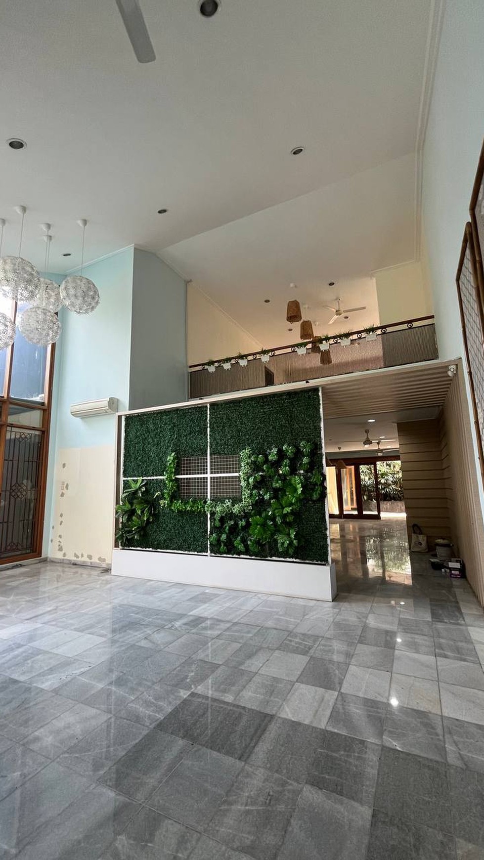 Luxury and huge house suitable for embassy in Senopati area