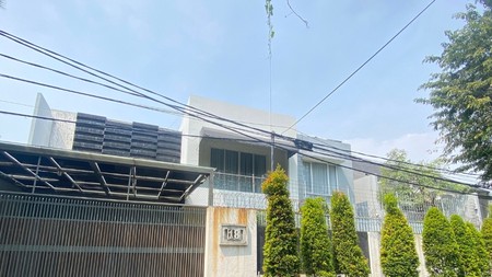 Dijual Rumah di Menteng Dengan Modern Building