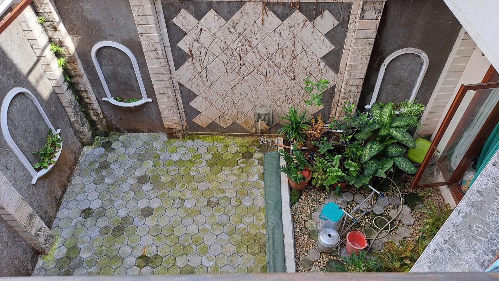 Rumah Hitung Tanah Area Cipete