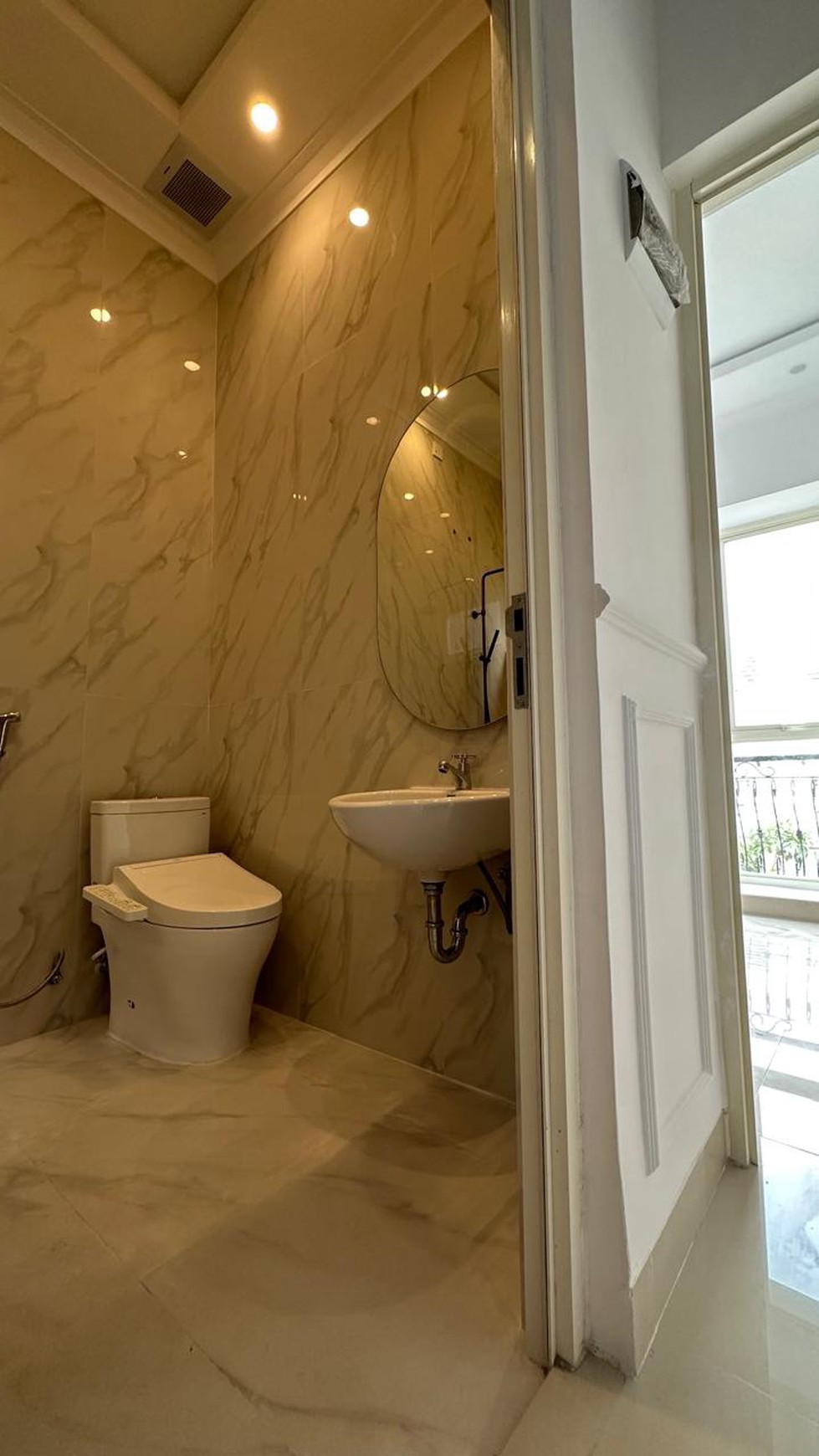 Rumah Hitung Tanah Area Cipete