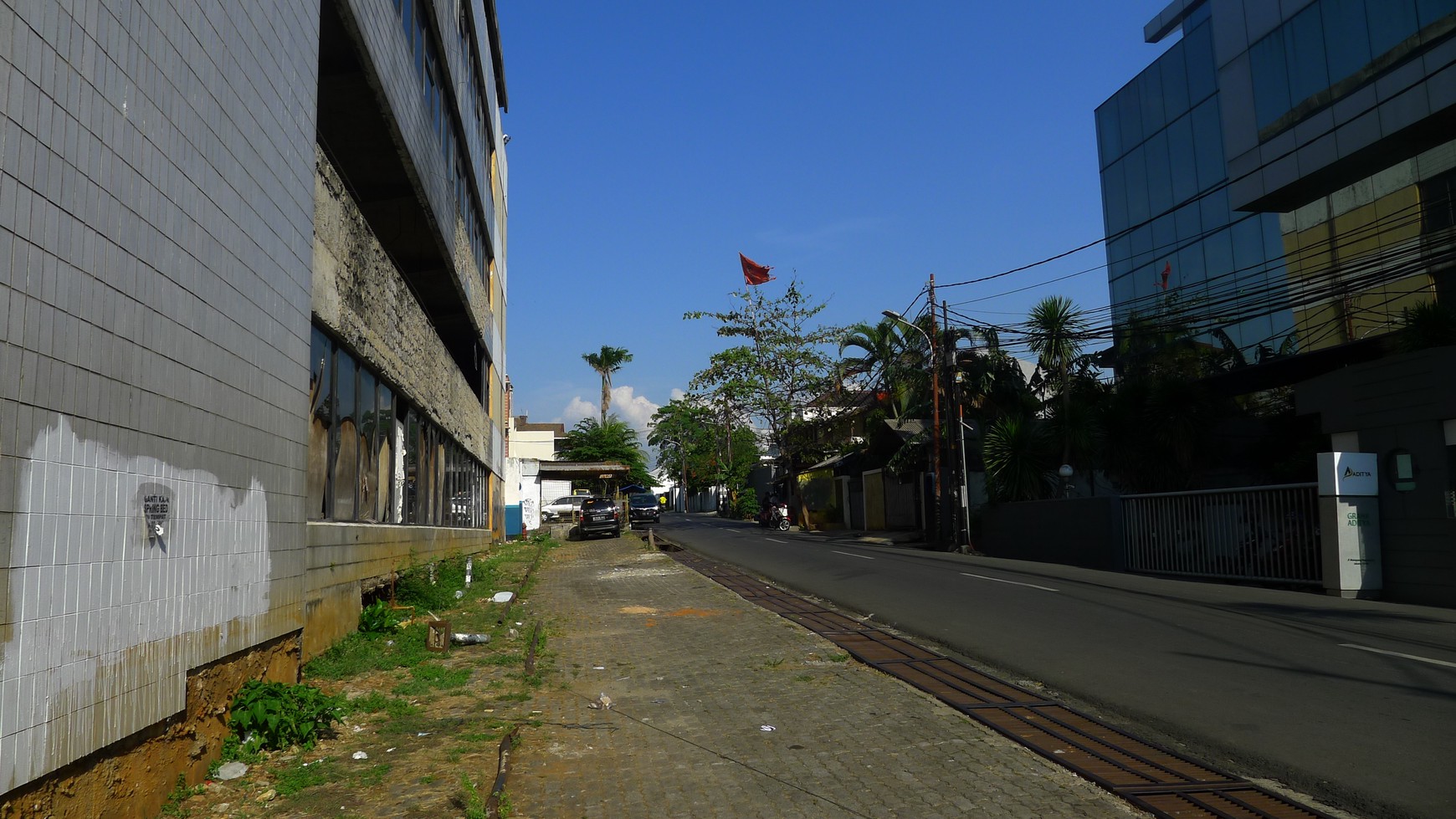 Gedung 4 lantai Jl Mampang Prapatan Raya