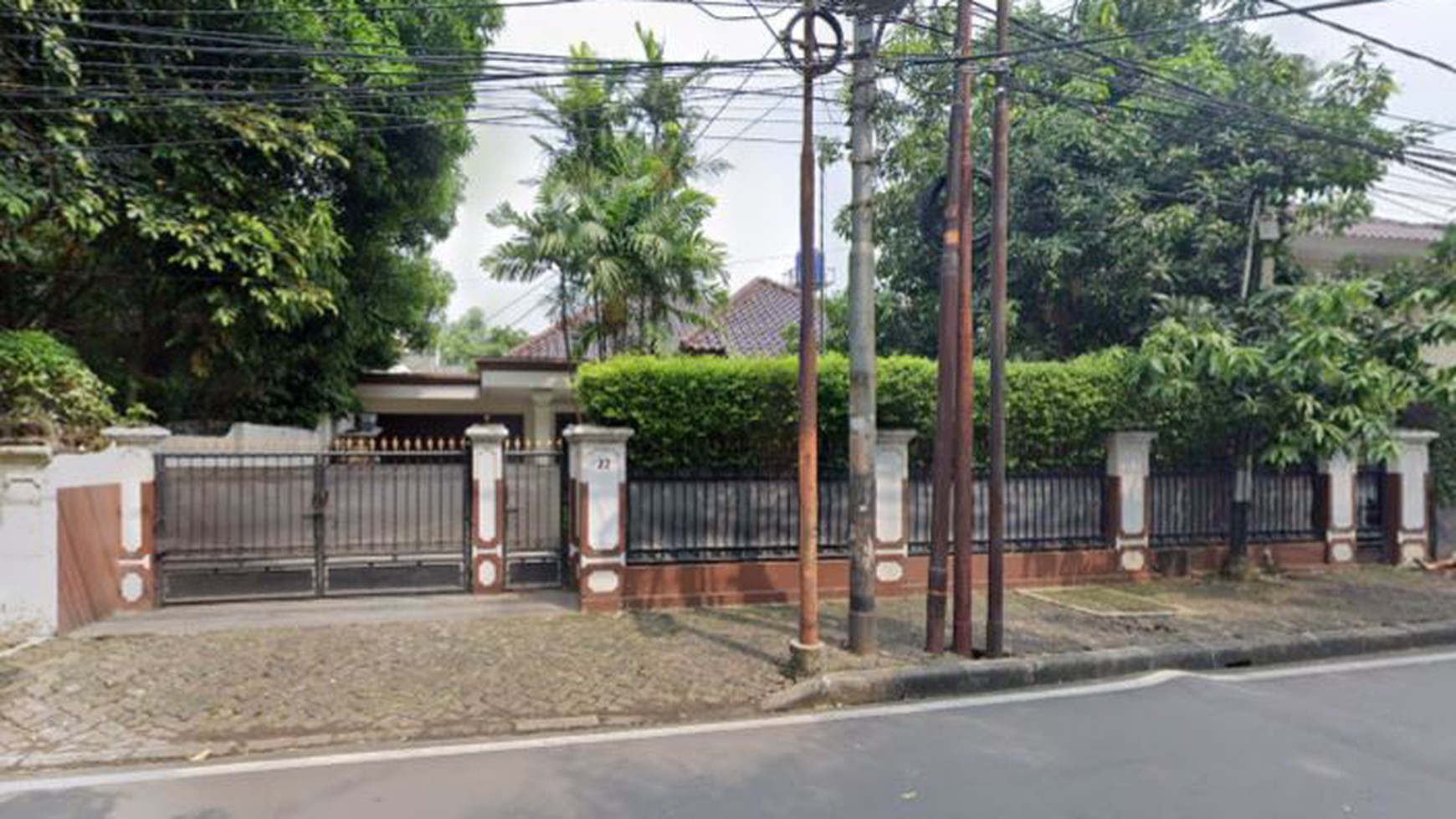 Rumah Tenang & Prestige di Menteng Dekat Taman