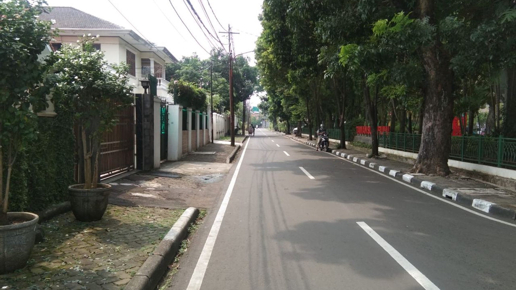 Rumah Tenang & Prestige di Menteng Dekat Taman