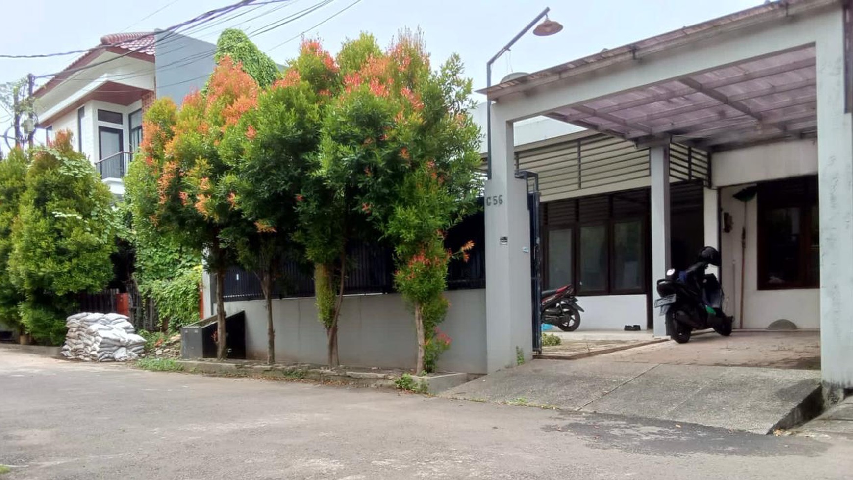 Rumah Komplek DPR Pribadi Meruya