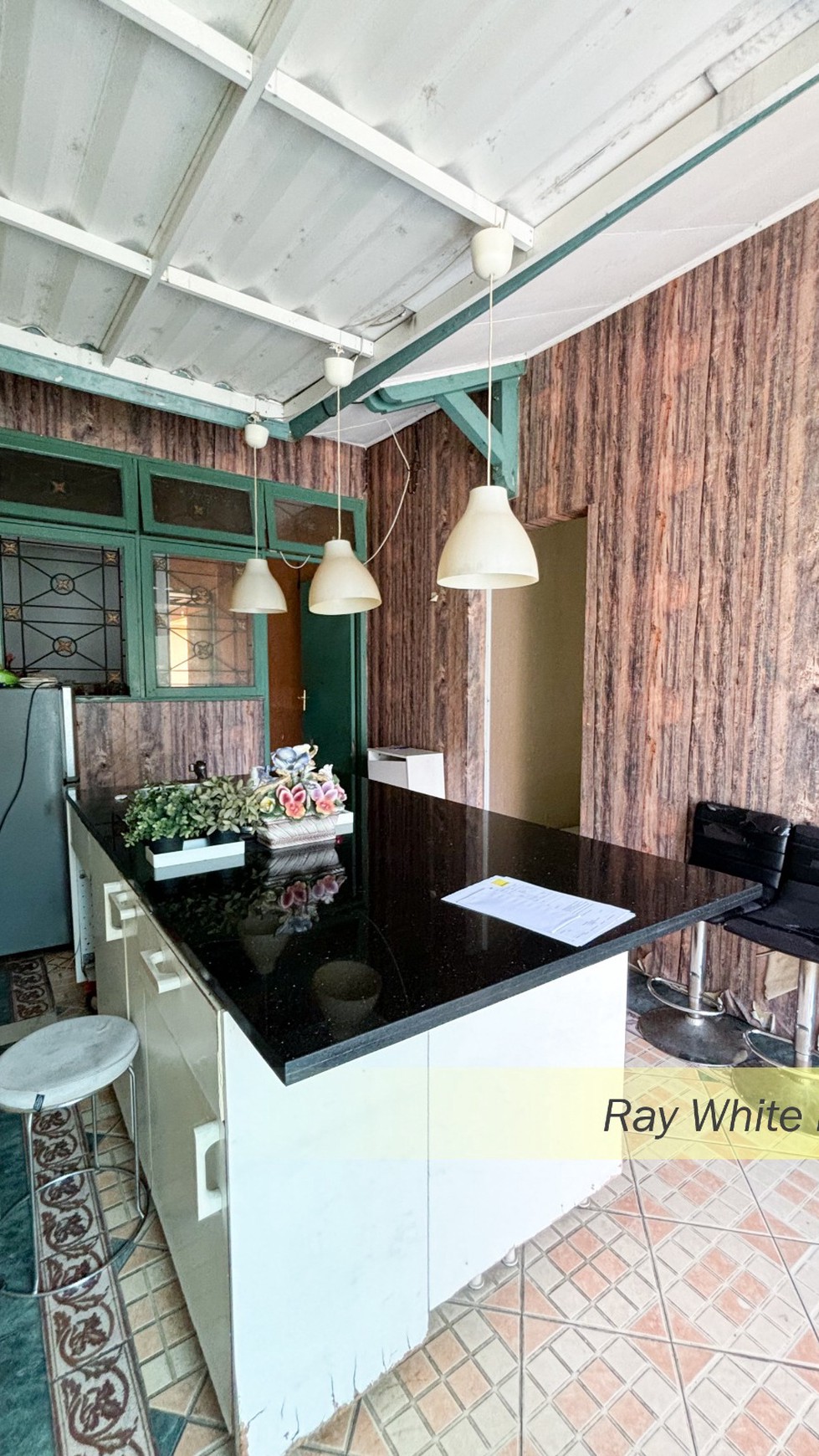 RUMAH SEMI FURNISH DALAM KOMPLEK POSISI HOOK SENAYAN BINTARO JAYA, TANGERANG SELATAN #CH