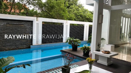 Rumah Bangunan 4 Lantai Area Kemang Selatan