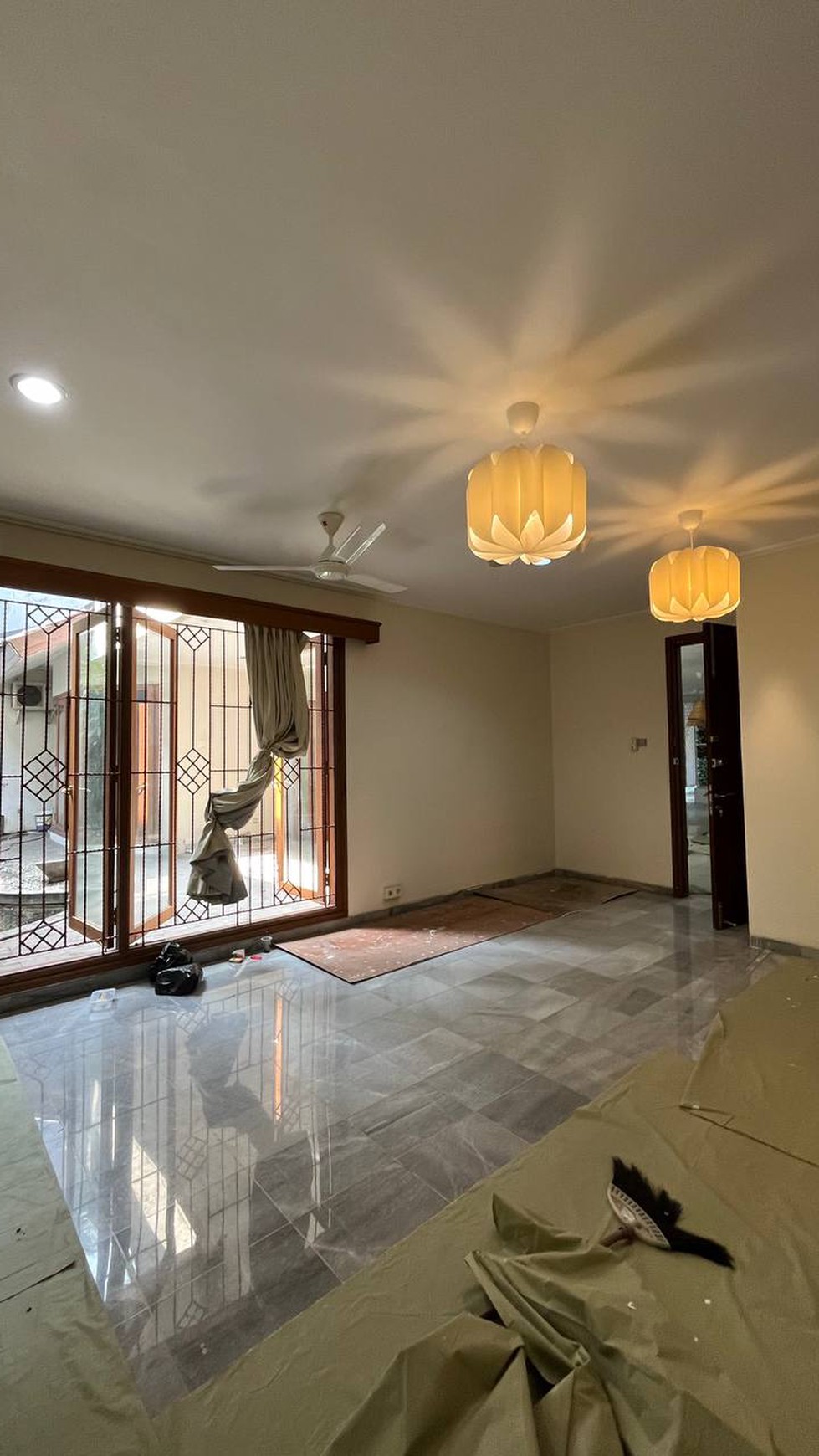 Luxury and huge house suitable for embassy in Senopati area