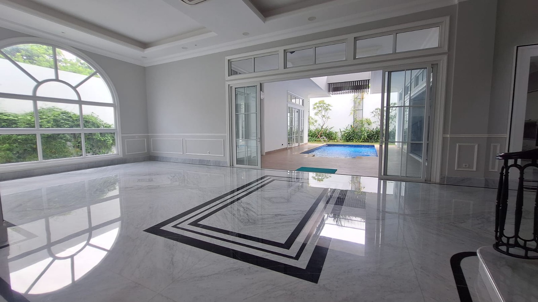 Rumah Hitung Tanah Area Cipete