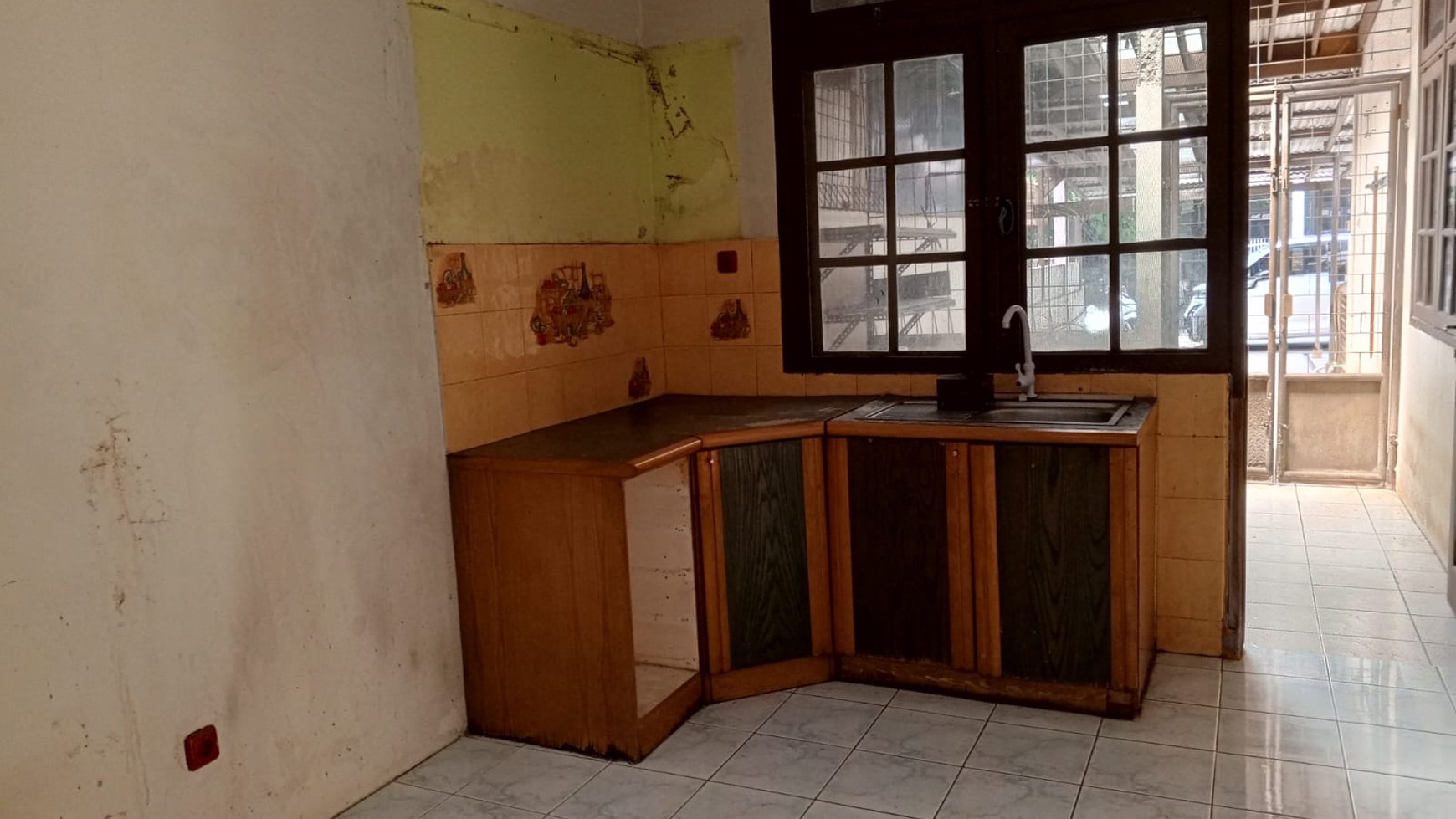 Rumah Hitung Tanah Area Cipete