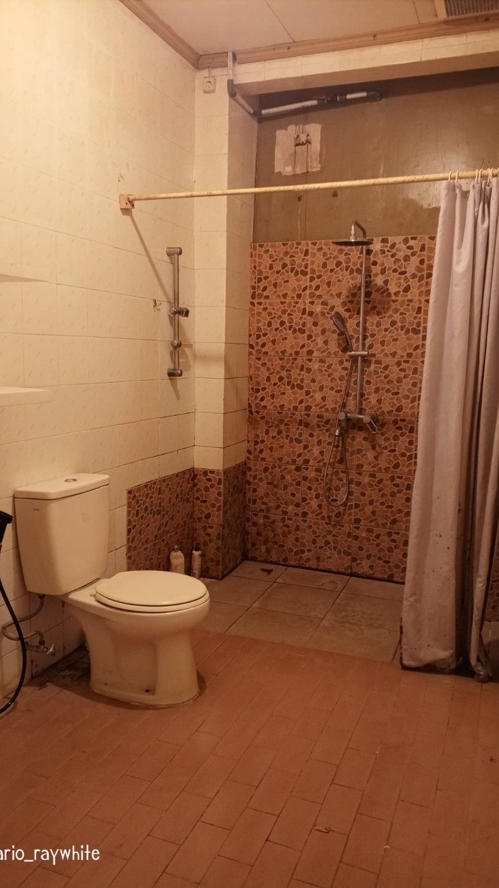 Rumah Hitung Tanah Area Cipete