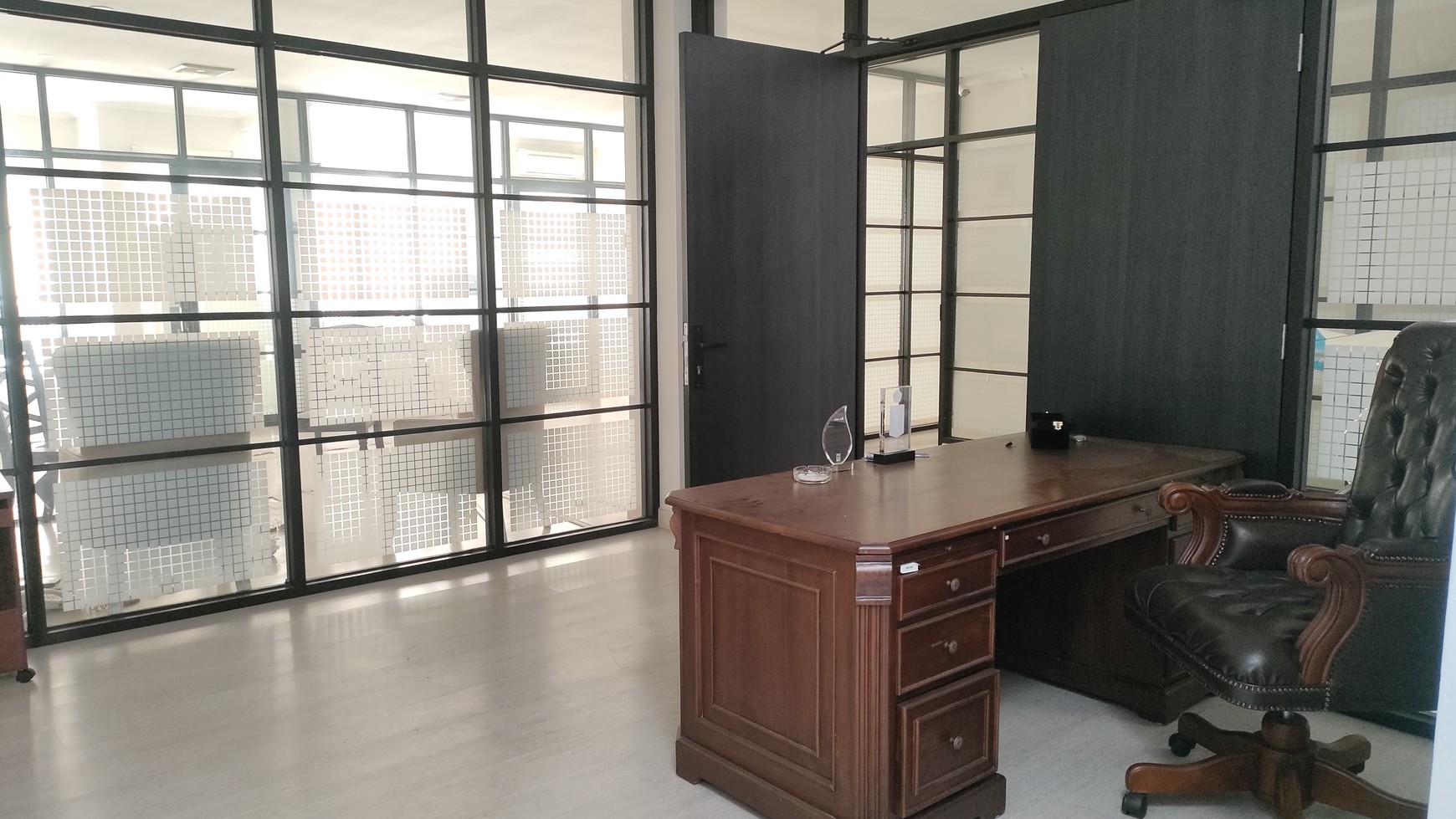 For Sale Ruko Gandeng 3 Lantai Fully Furnished di Tangerang Selatan