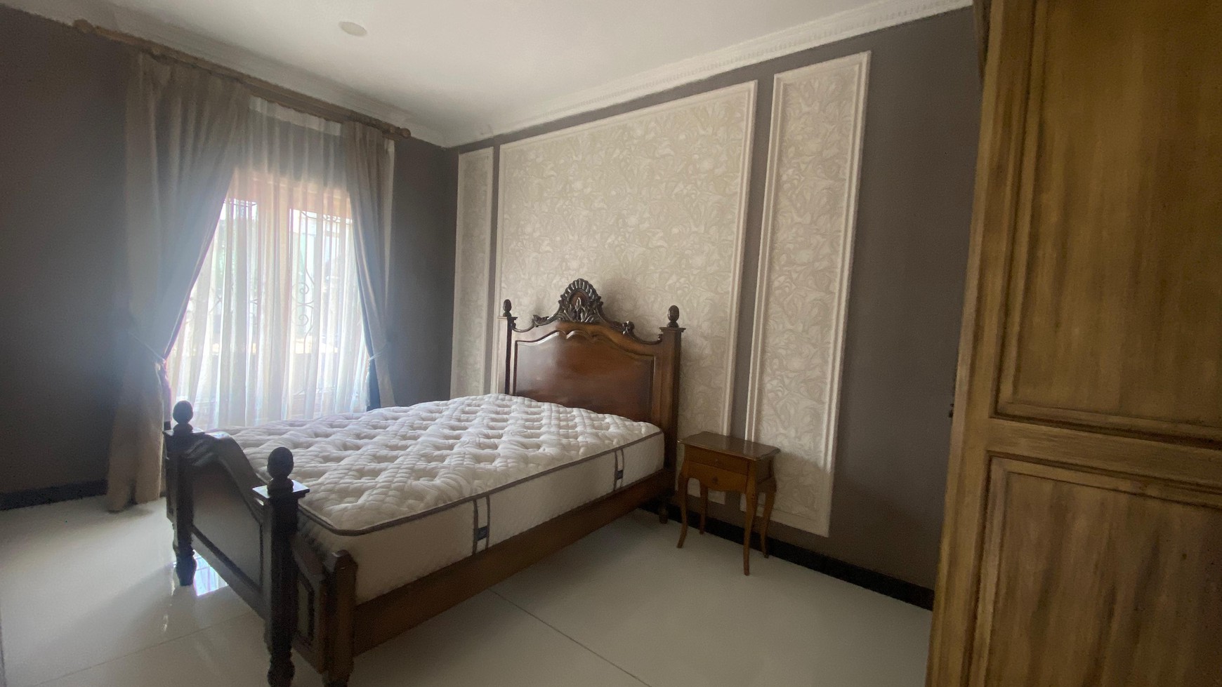 RUMAH MEWAH POSISI HOOK FULL FURNISHED DI TAMAN LAGUNA CIBUBUR