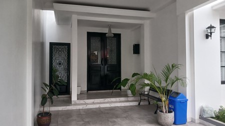 Rumah bagus brand new, siap huni di Petukangan 