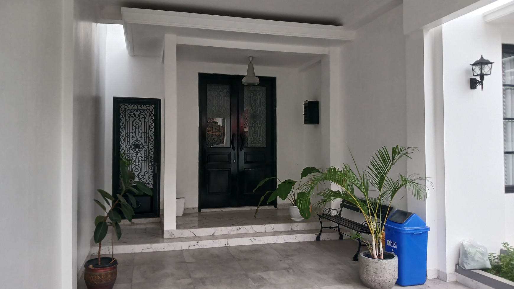 Rumah bagus brand new, siap huni di Petukangan 