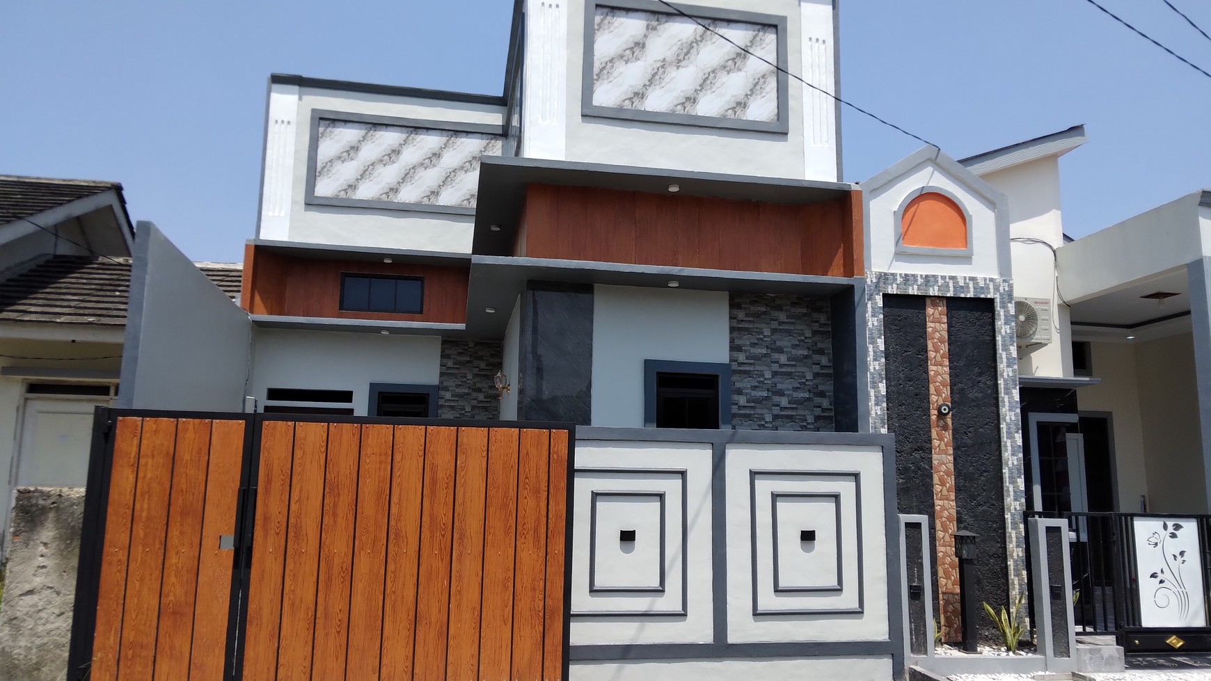 Rumah cantik siap huni di Citra Indah cileungsi harga nego