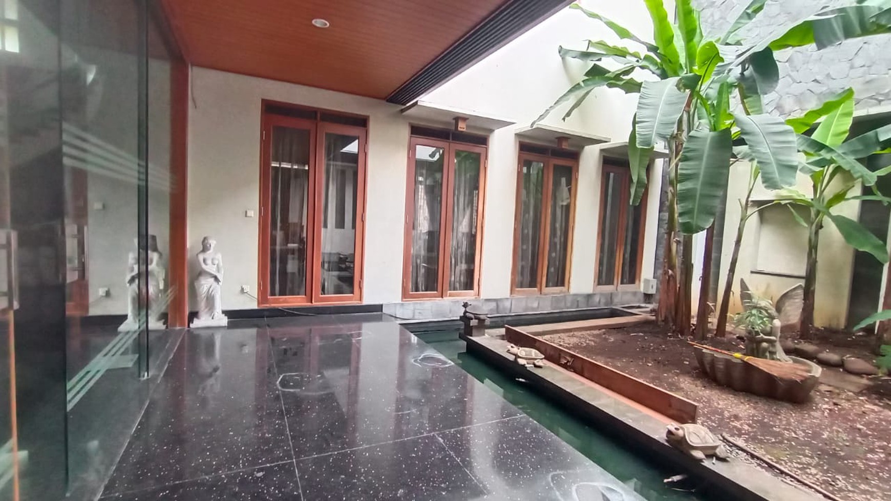 Rumah Mewah Furnished di Sayap Pasirkaliki Bandung Kota