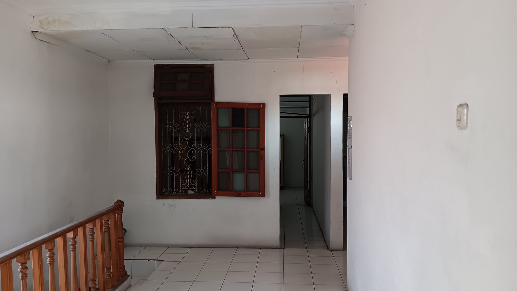 Rumah Tinggal + Kamar kos + Toko di Kebon Jeruk, Jakarta Barat