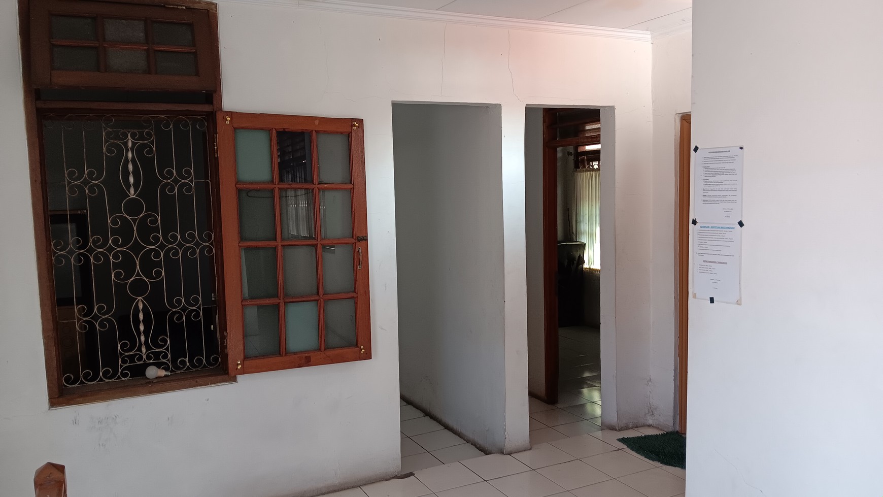 Rumah Tinggal + Kamar kos + Toko di Kebon Jeruk, Jakarta Barat