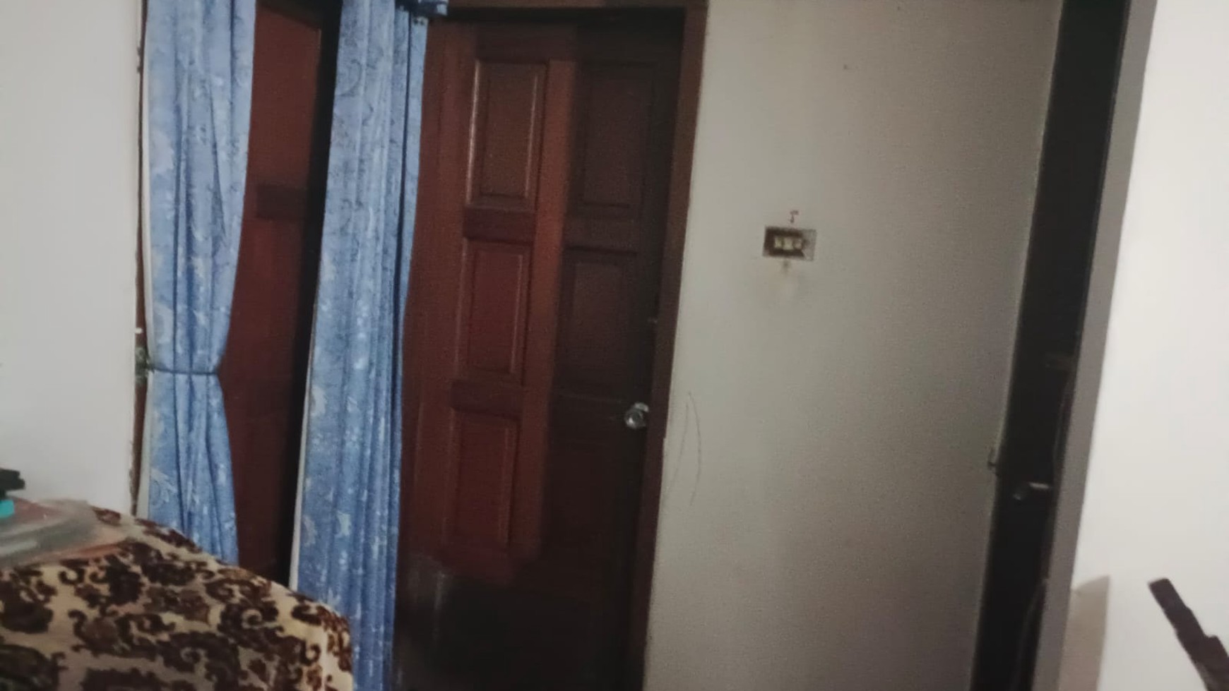 Rumah Tinggal + Kamar kos + Toko di Kebon Jeruk, Jakarta Barat