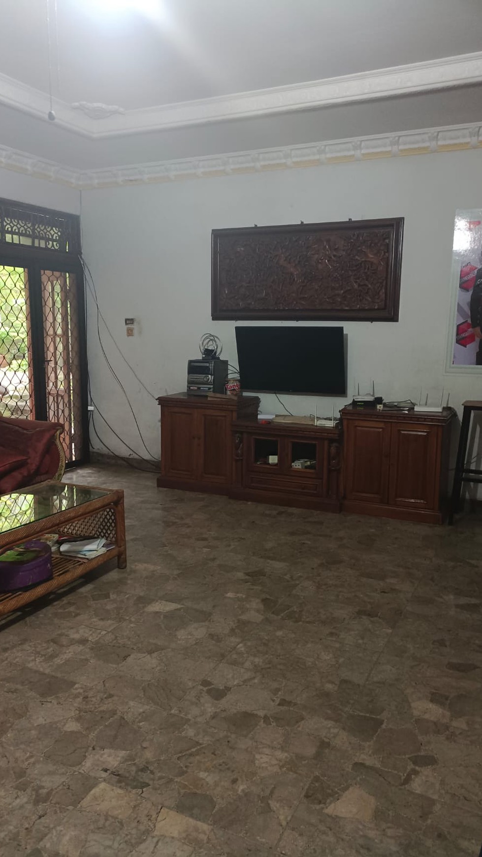 Rumah Tinggal + Kamar kos + Toko di Kebon Jeruk