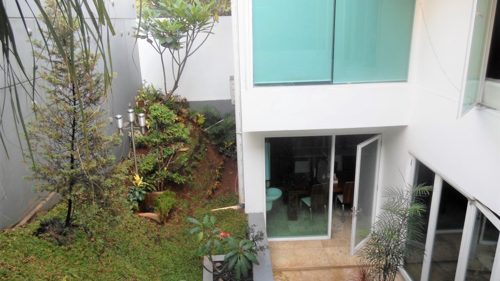 Dijual Rumah Asri posisi Hook di River Park Bintaro Jaya