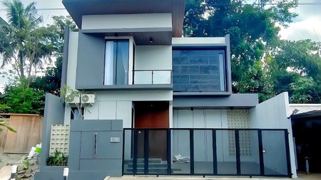 Rumah Baru Full Furnish Lokasi Strategis Jl. Kapten Hariyadi Ngaglik Sleman