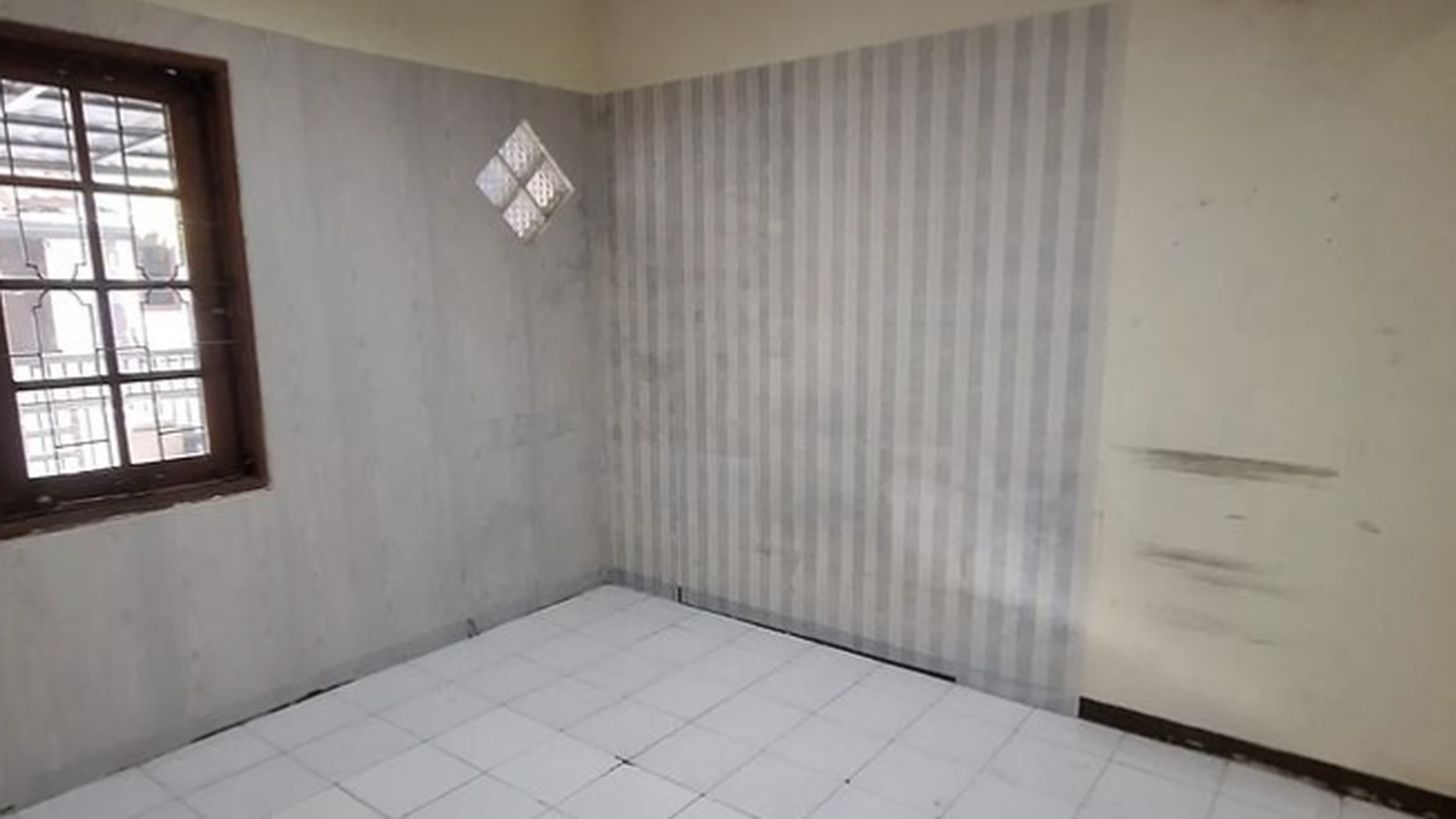 Rumah Unfurnished SHM Alam Hijau III Citraland Surabaya