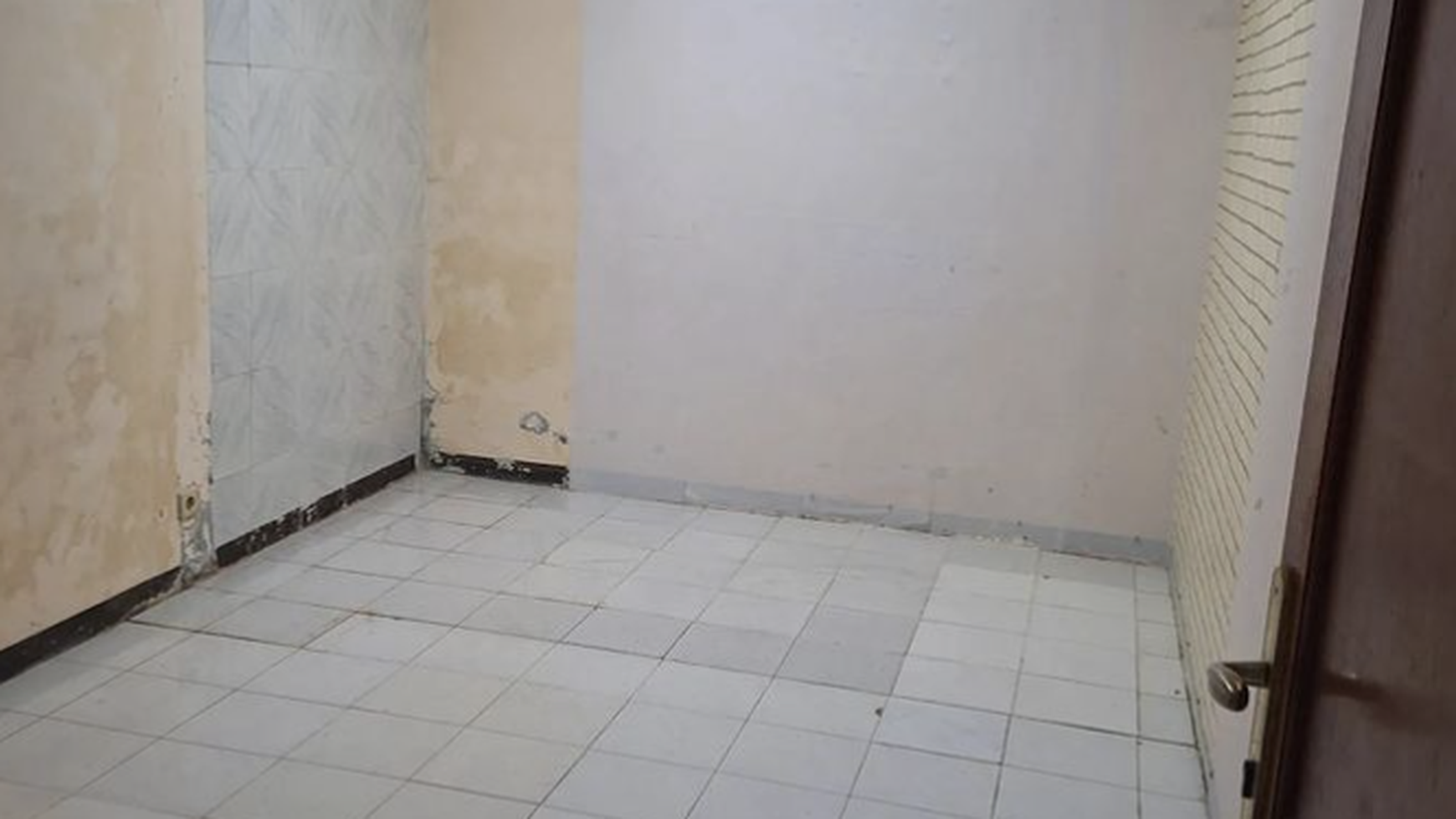 Rumah Unfurnished SHM Alam Hijau III Citraland Surabaya