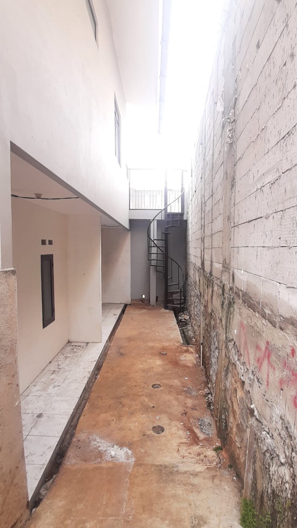 Rumah Hitung Tanah Area Cipete