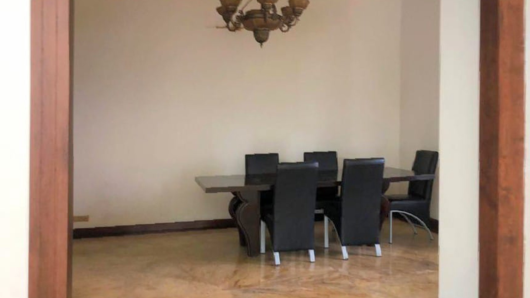 Rumah Hitung Tanah Area Cipete